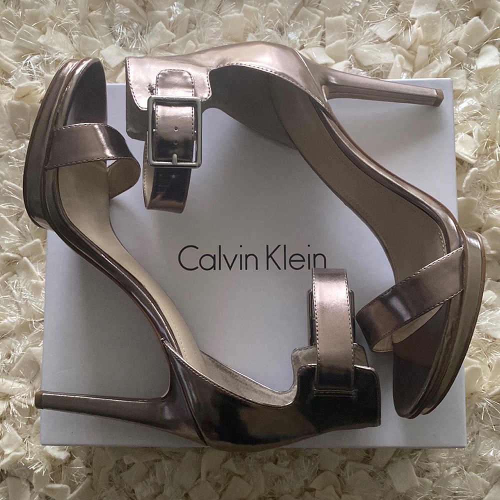 ✅Calvin Klein Vivian Metallic Heels